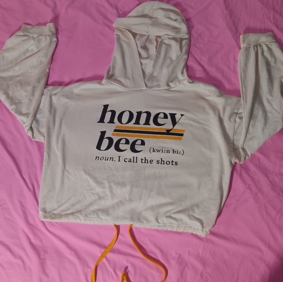Papaya Cropped Drawstring "Honey Bee" Graphic Hoodie (M/L) - Picture 9 of 9